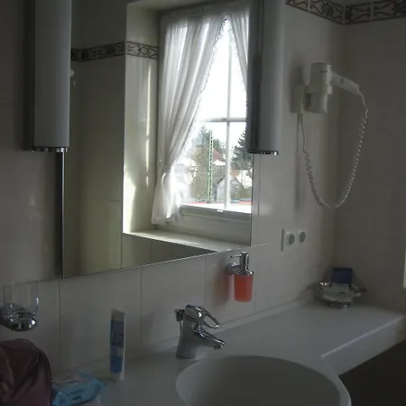 فندق Hotel-gasthof Maisberger نيوفهارن بي فريسنج